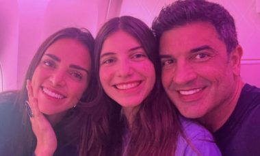 Edu Guedes curte viagem com namorada e filha: "Muito especiais para mim"