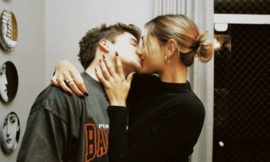 João Figueiredo posta beijão em Sasha Meneghel: "Bebê"