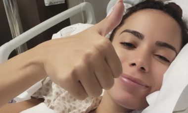 Anitta desabafa após cirurgia de endometriose: "Esse pós é insuportável"