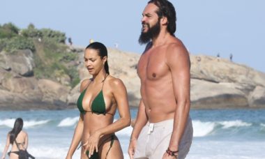 Lais Ribeiro aproveita dia de praia com o marido no Rio de Janeiro