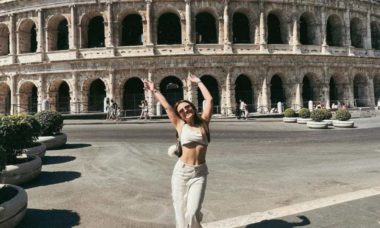Larissa Manoela curte viagem de férias em Roma: 'que energia'