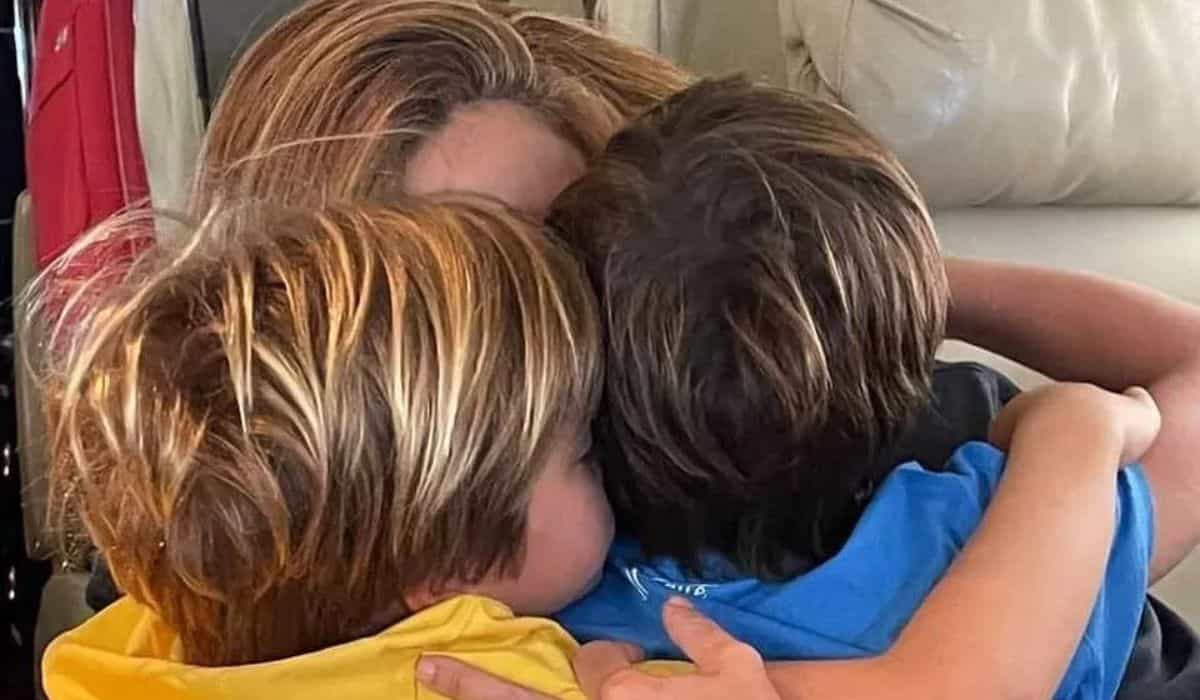 Após pedido de prisão, Shakira posa com filhos: 'amor mais puro'
