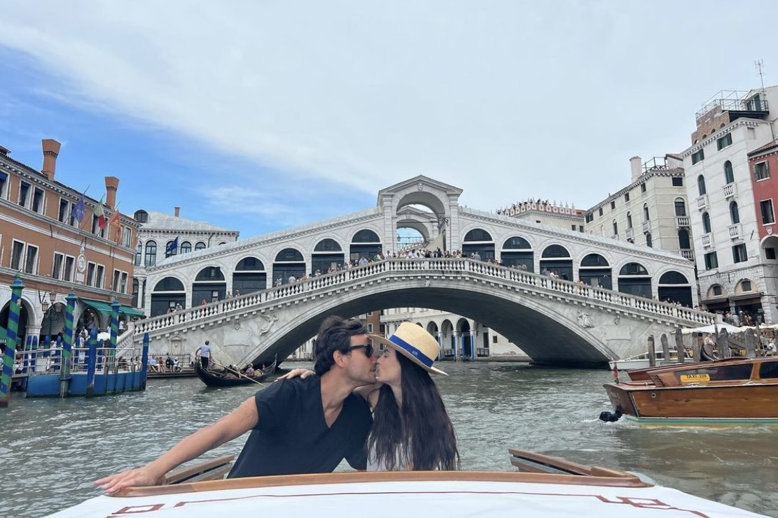 Sthefany Brito abre álbum de fotos de viagem pela Itália