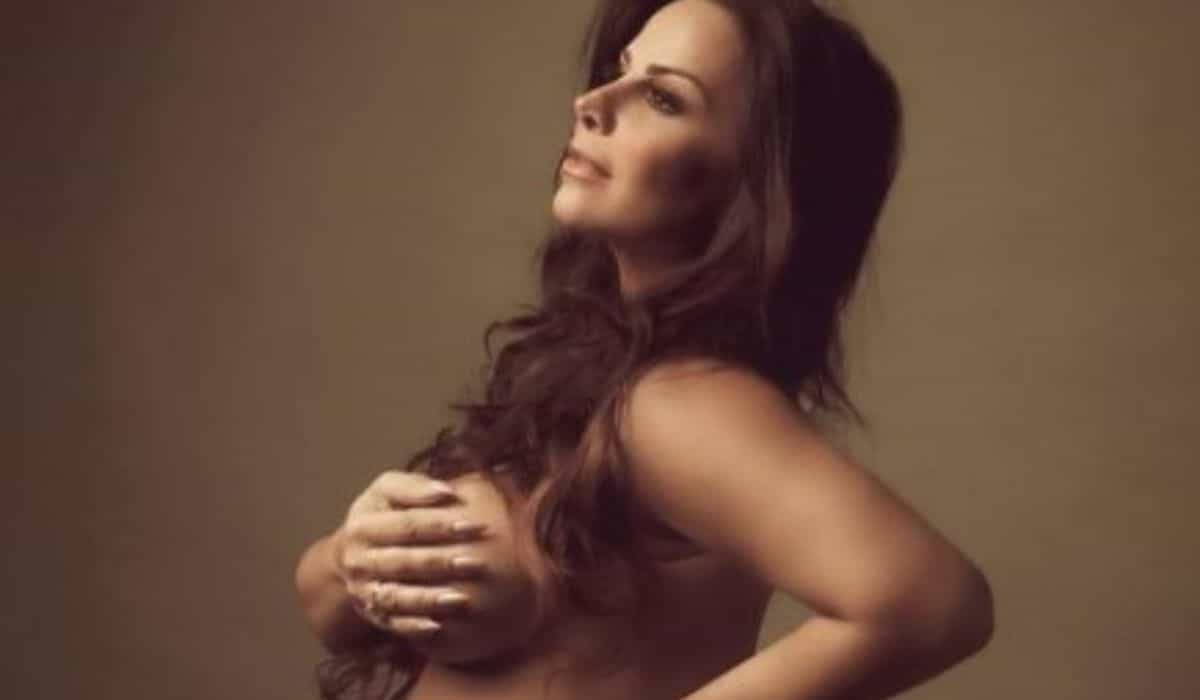 Vivi Araújo encanta ao posar nua exibindo gravidez: 'mamãe linda'