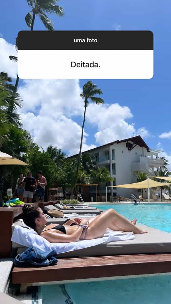 Após pedido de fãs, Mel Maia posa tomando sol de biquíni (Foto: Reprodução/Instagram)