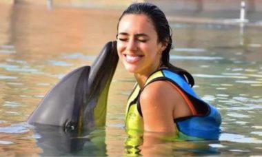 Bruna Biancardi recebe críticas por nadar com golfinhos