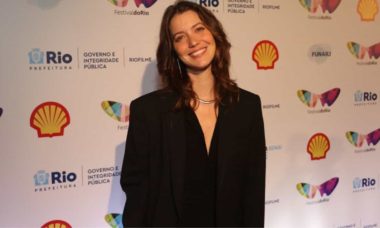 Nathalia Dill confere filme de Johnny Massaro no 'Festival do Rio'