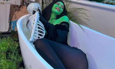 Em clima de Halloween, Kylie Jenner surge pintada de verde
