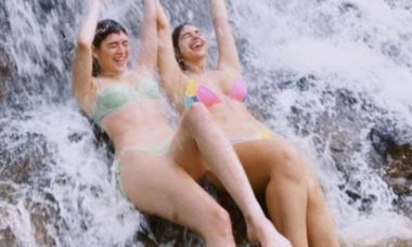 Ana Clara e Vivian curtem cachoeira durante viagem pelo Amazonas