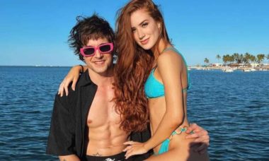 Fiuk e namorada curtem passeio de barco em Alagoas: 'paraíso'