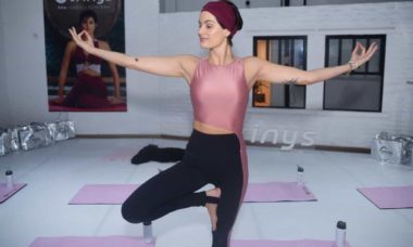 Isabeli Fontana dá aula de ioga em São Paulo: 'sempre sonhei'