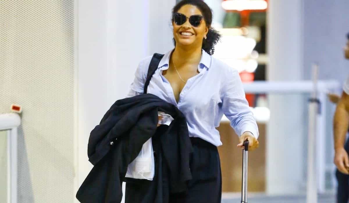 Juliana Alves é vista embarcando em aeroporto do Rio de Janeiro