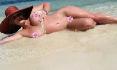 Britney Spears reativa conta no Instagram e posa nua na praia