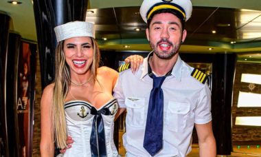 Erika Schneider e Rico Melquiades posam de marinheiros no navio do Wesley Safadão. Foto: Reprodução Instagram