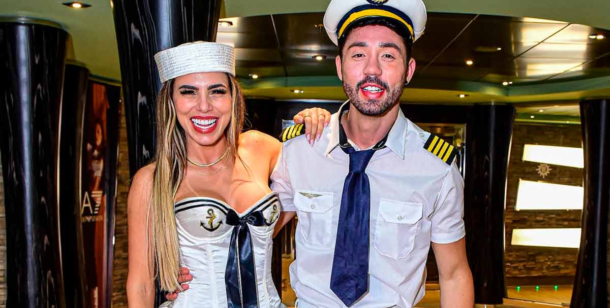 Erika Schneider e Rico Melquiades posam de marinheiros no navio do Wesley Safadão. Foto: Reprodução Instagram