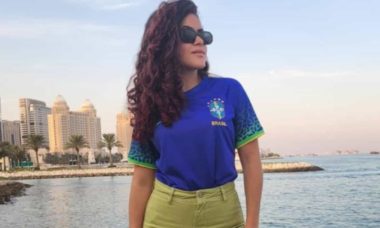 No Catar, Maisa posa com a camisa da seleção: 'clima de Copa'