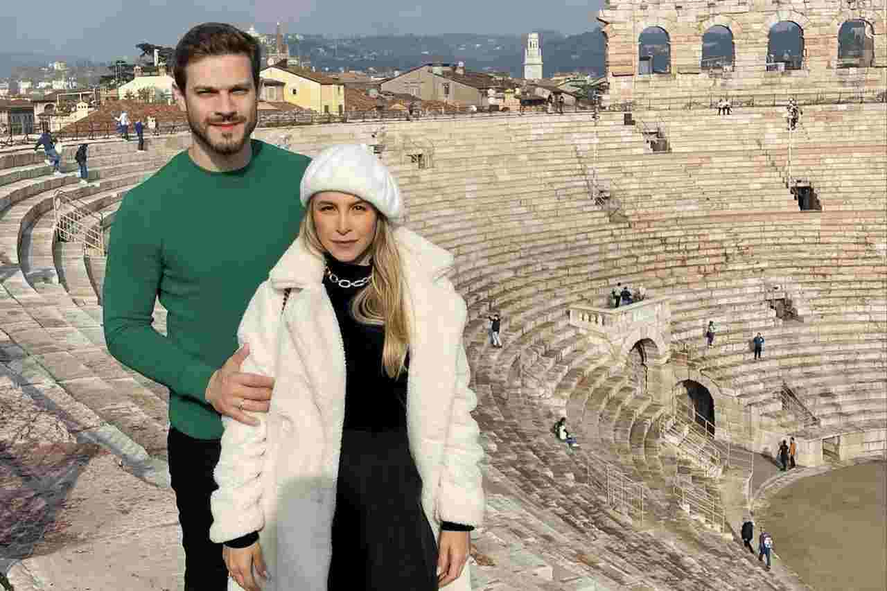 Após noivado, Carla Diaz curte viagem romântica pela Itália com Felipe Becari 