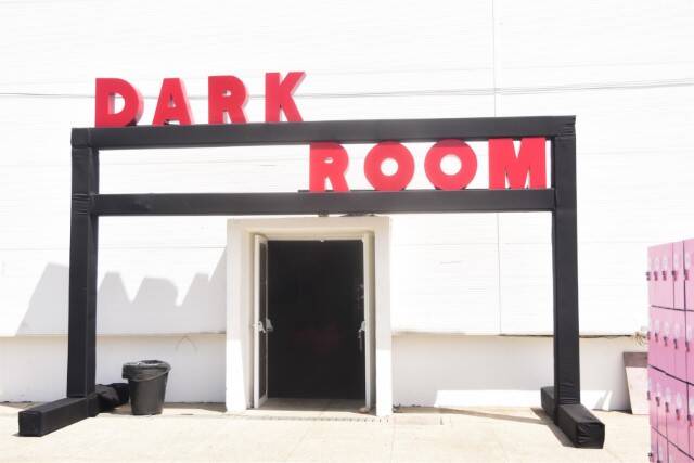 FOTOS: Confira o Dark Room, espaço erótico, da Farofa da Gkay (Foto: LEO FRANCO / AgNews)