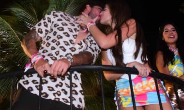 Gui Napolitano e amiga de sua ex se beijam na Farofa da Gkay