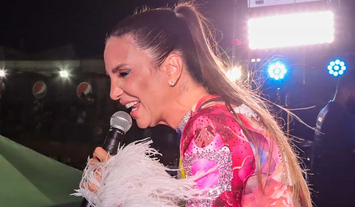 Ivete Sangalo agita o público com seu show no Carnatal