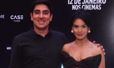 Marcelo Adnet e Letícia Lima posam juntos em pré-estreia do filme