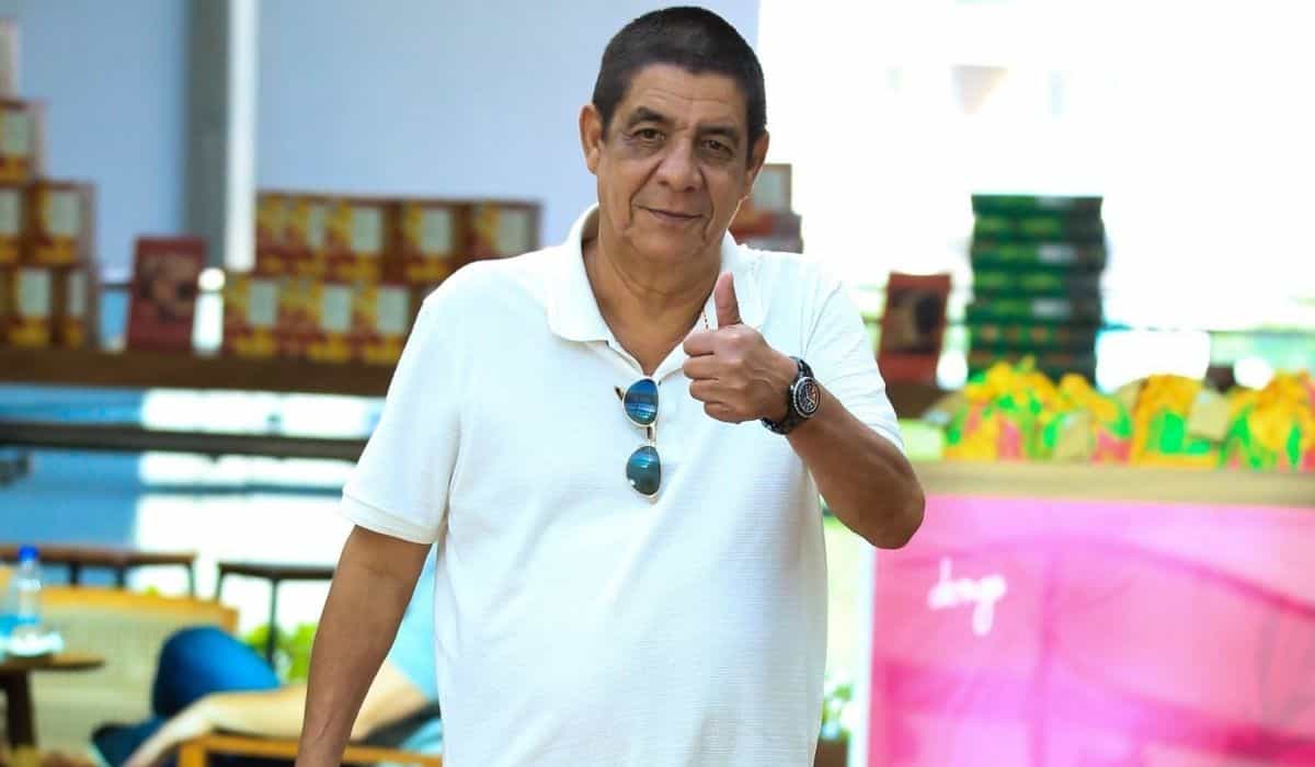 Zeca Pagodinho curte passeio por shopping do Rio de Janeiro