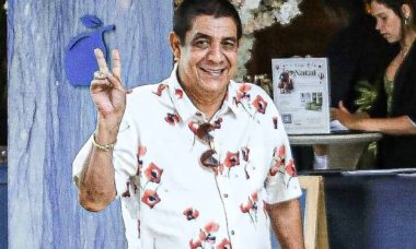 Zeca Pagodinho passeia em shopping do Rio de Janeiro