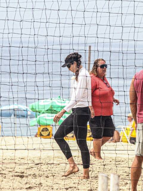 Carol Solberg volta a treinar vôlei de praia após a morte da mãe (Foto: Daniel Delmiro / AgNews)