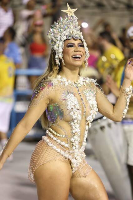 Lexa dá show de samba em ensaio técnico da Unidos da Tijuca (Foto: Daniel Pinheiro / AgNews)