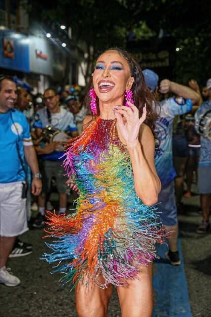Carnaval 2023: Sabrina Sato samba muito em ensaio da Vila Isabel (Foto: Anderson Borde / AgNews)
