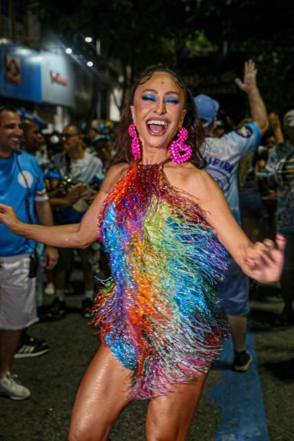 Carnaval 2023: Sabrina Sato samba muito em ensaio da Vila Isabel (Foto: Anderson Borde / AgNews)