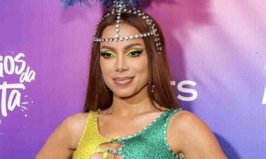 Carnaval 2023: Anitta elege look poderoso para show de pré-carnaval
