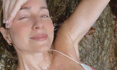 De volta ao Brasil, Leticia Spiller curte banho de cachoeira após viagem pela Europa