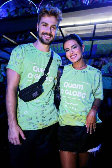 Antônia Morais curte camarote da Sapucaí com namorado (Foto: Gabriel Rangel / AgNews)