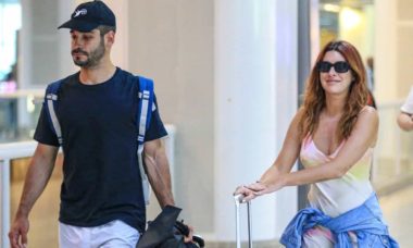 Fê Paes Leme é vista em aeroporto deixando o RJ com o noivo
