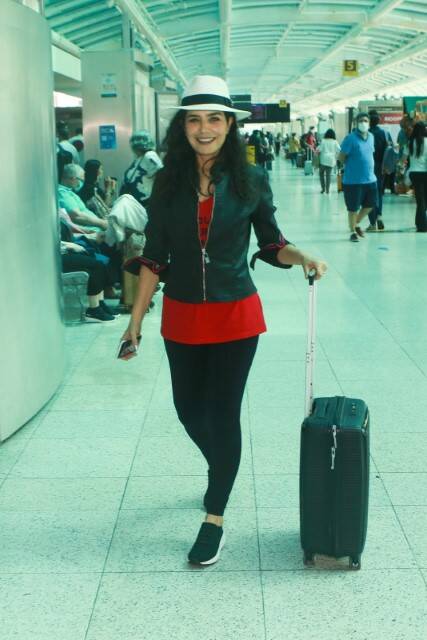 Leticia Sabatella é flagrada embarcando em aeroporto do RJ (Foto: Dilson Silva / AgNews)