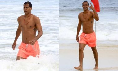 Marcello Melo Jr curte banho de mar em dia de praia no RJ