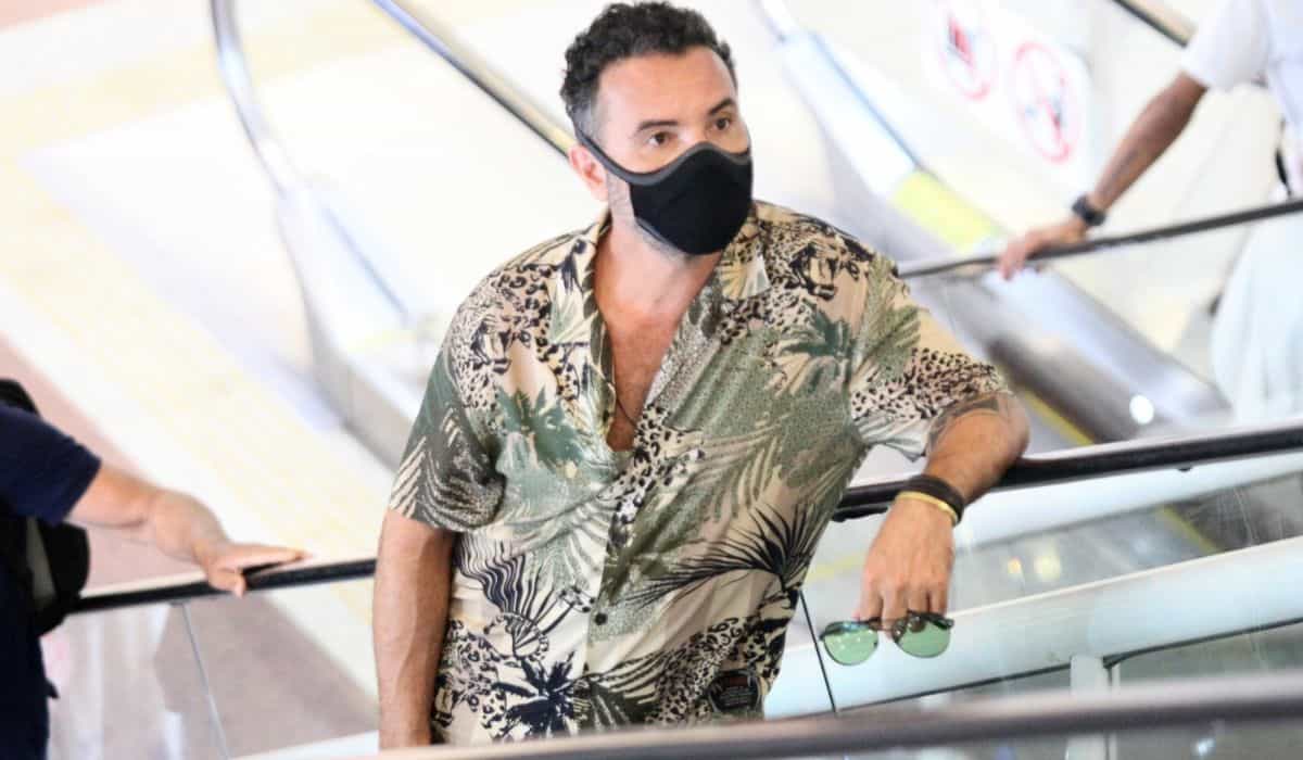 Marco Luque é visto embarcando no aeroporto do Rio de Janeiro