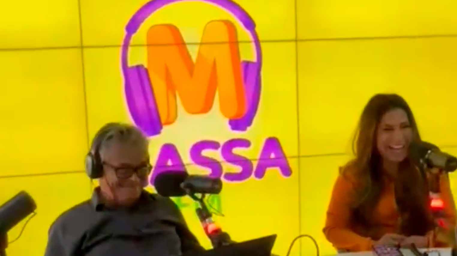 Radialista Chicão cochila durante entrevista com Simone Mendes