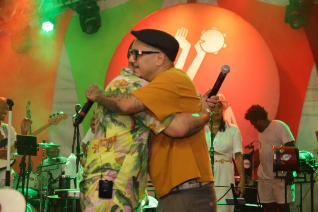 Diogo Nogueira e Marcelo D2 fazem show juntos no RJ (Foto: Webert Belecio / AgNews)