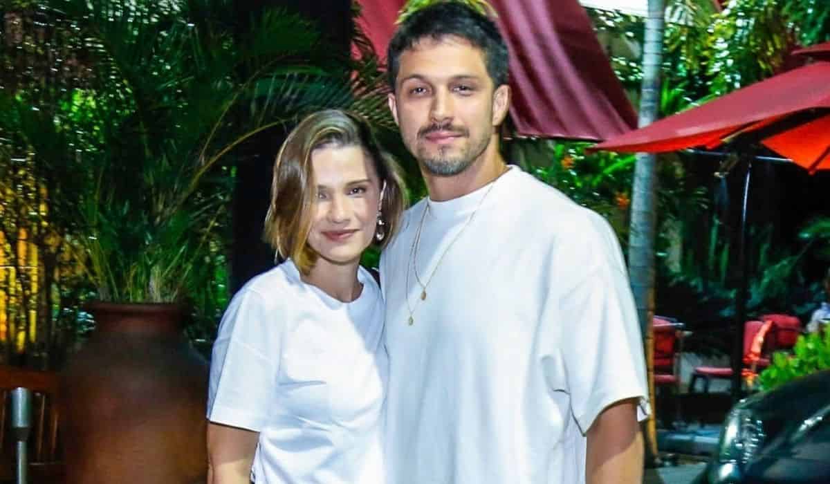 Rômulo Estrela e esposa curtem aniversário de Vanessa Giácomo