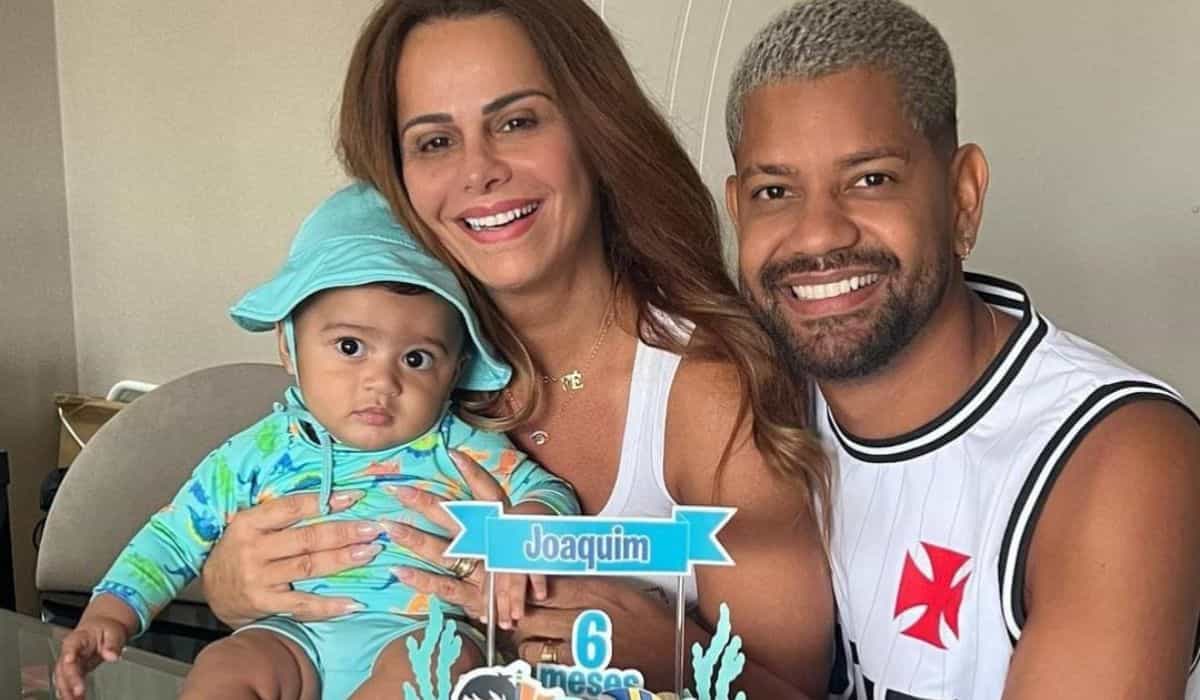 Viviane Araujo celebra seis meses de vida do filho, Joaquim