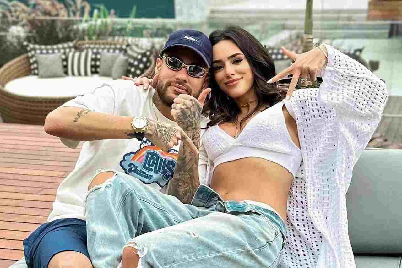 Fãs especulam sexo do bebê de Bruna Biancardi e Neymar após detalhe em festa 