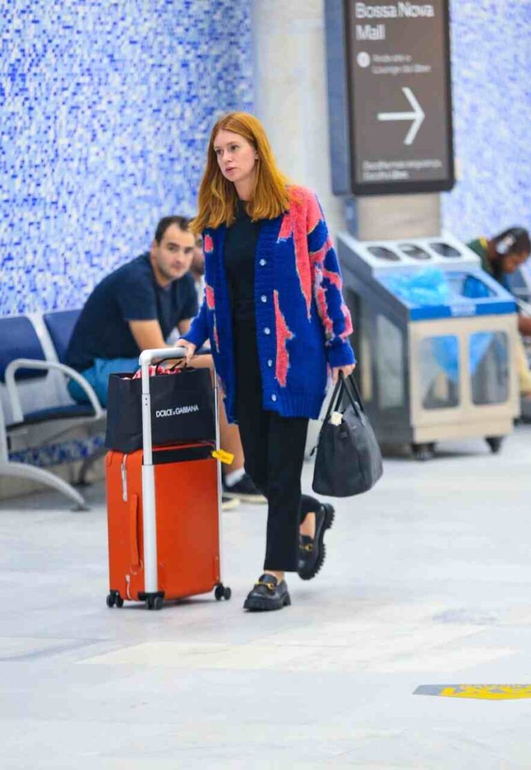 Com Novo Visual, Marina Ruy Barbosa Desembarca No Aeroporto Do Rio