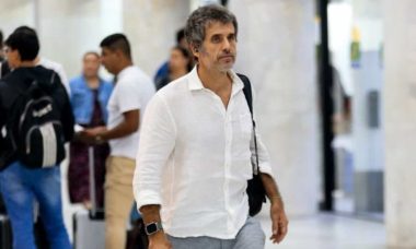 Eriberto Leão é clicado desembarcando no aeroporto do RJ