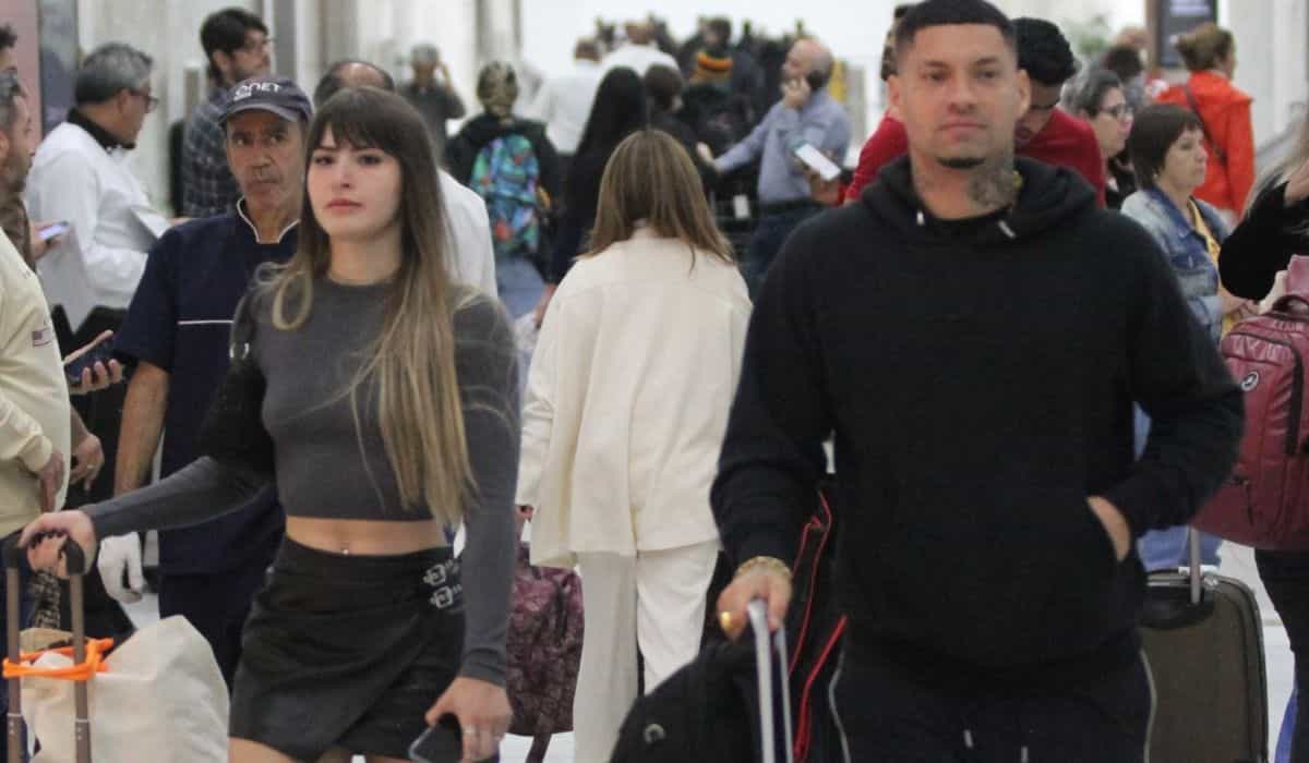 Filipe Ret é flagrado com nova affair em aeroporto do RJ