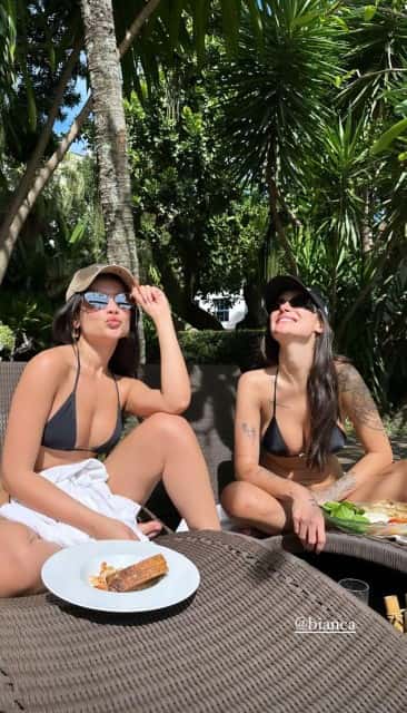 Musas! Juliette e Bianca Andrade posam juntas combinando biquíni (Foto: Reprodução/Instagram)