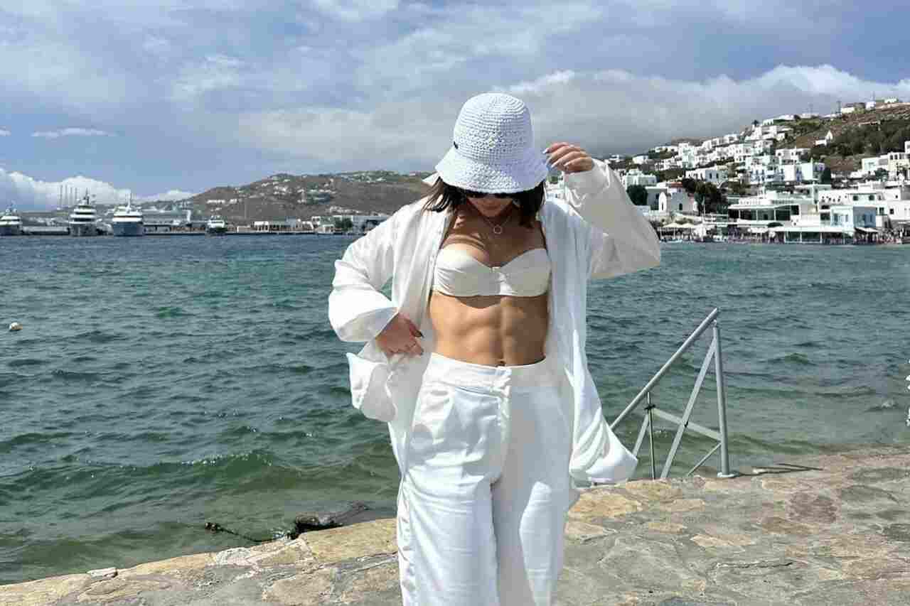 Jade Picon posta fotos na Grécia e ganha elogios: "Musa de Mykonos"