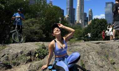 Larissa Manoela se exercita em parque de Nova York e ganha elogios: "Maravilhosa"