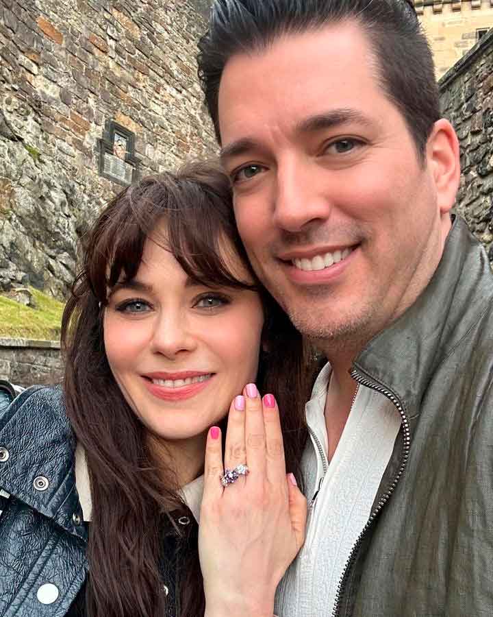 Zooey Deschanel just got engaged. Instagram @zooeyZooey Deschanel just got engaged. Instagram @zooeydeschanel deschanel 